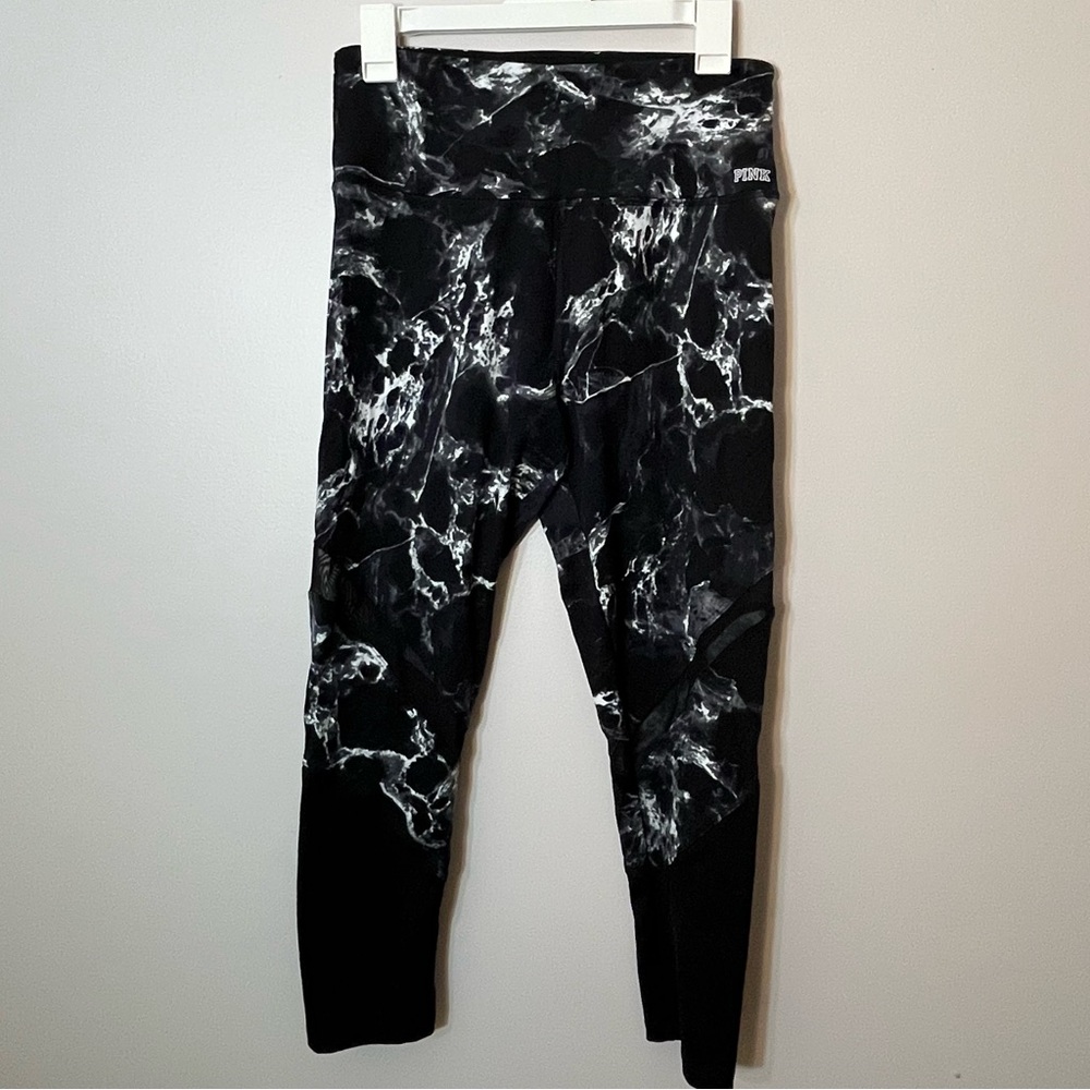 Victoria’s Secret PINK High waisted
Ultimate Ankle Legging